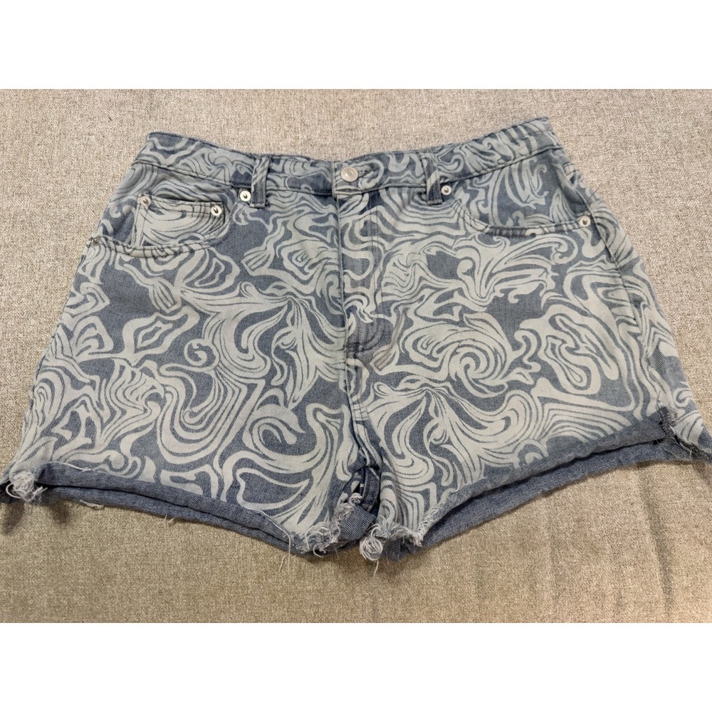No Boundaries Juniors Size 13 Cut  Off Blue Jean Short Swirl Design